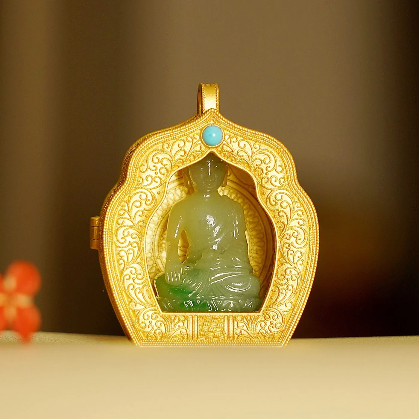 金龛翡翠佛挂件