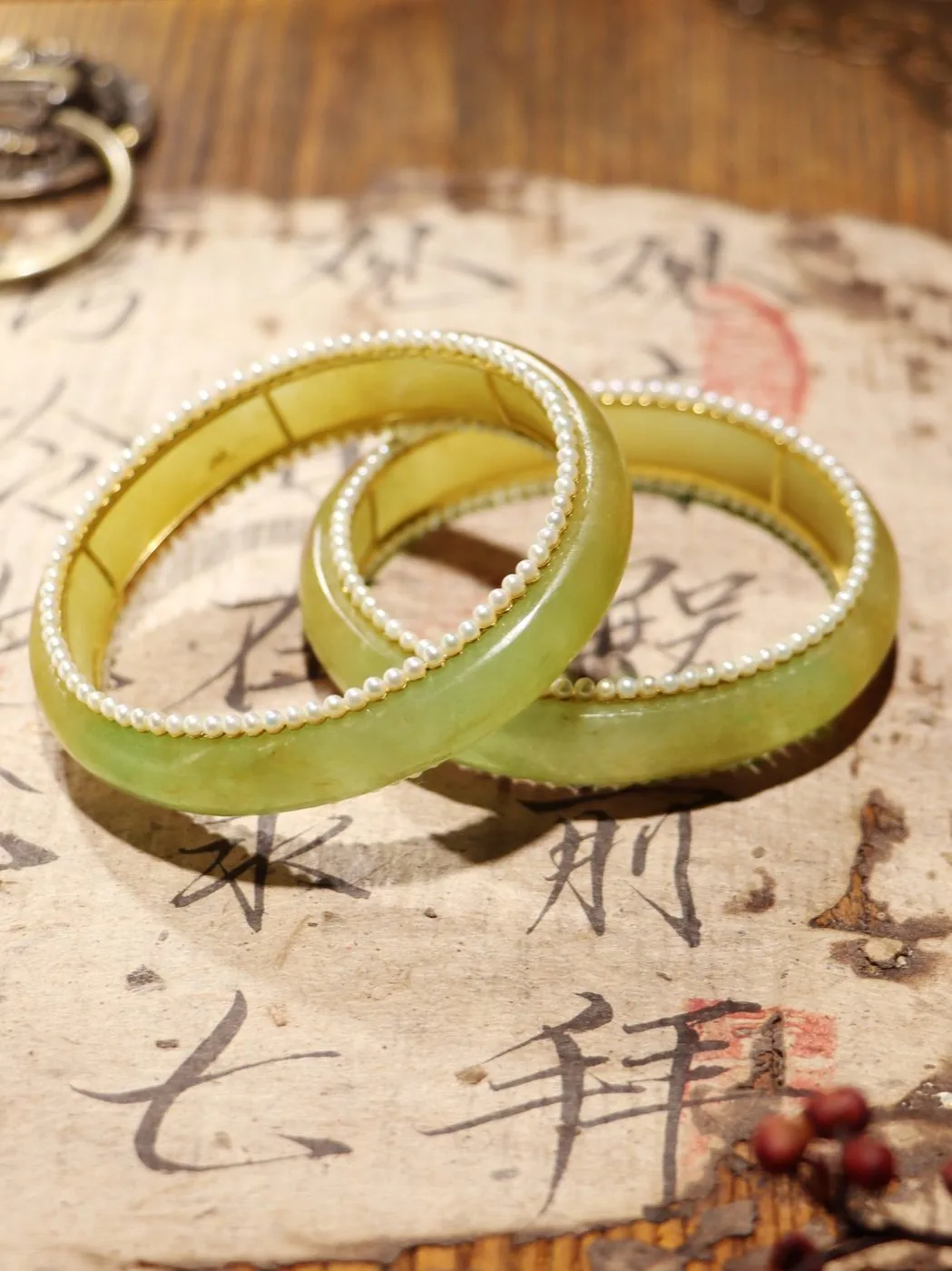 翡翠双镯 · 文人静物